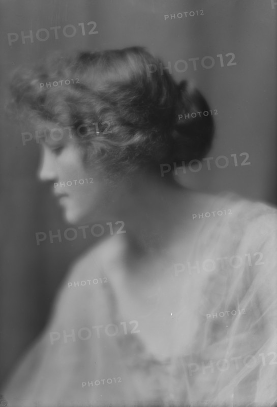 Cushman, Clarina, Miss, portrait photograph, 1914 Apr. 10. Creator: Arnold Genthe.