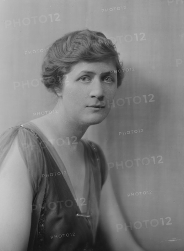 Davis, Clark, Mrs., portrait photograph, 1916. Creator: Arnold Genthe.