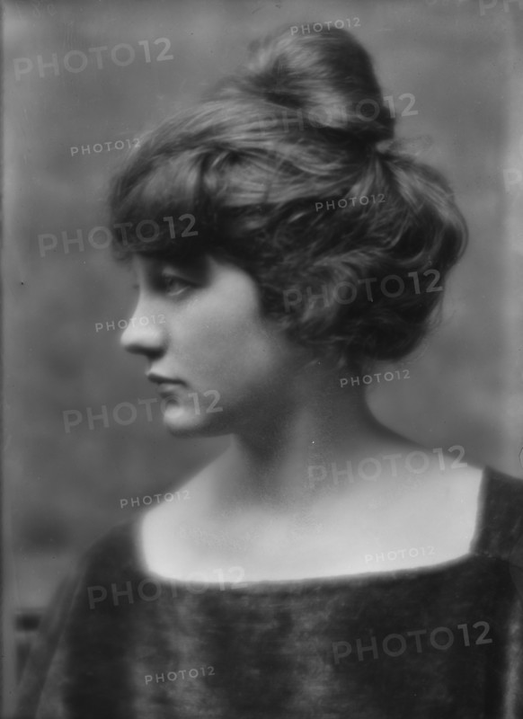 Eder, May, Miss, portrait photograph, 1914 Mar. 3. Creator: Arnold Genthe.
