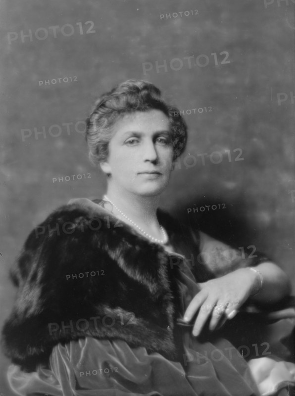 Goldman, Henry, Mrs., portrait photograph, 1917 May 19. Creator: Arnold Genthe.