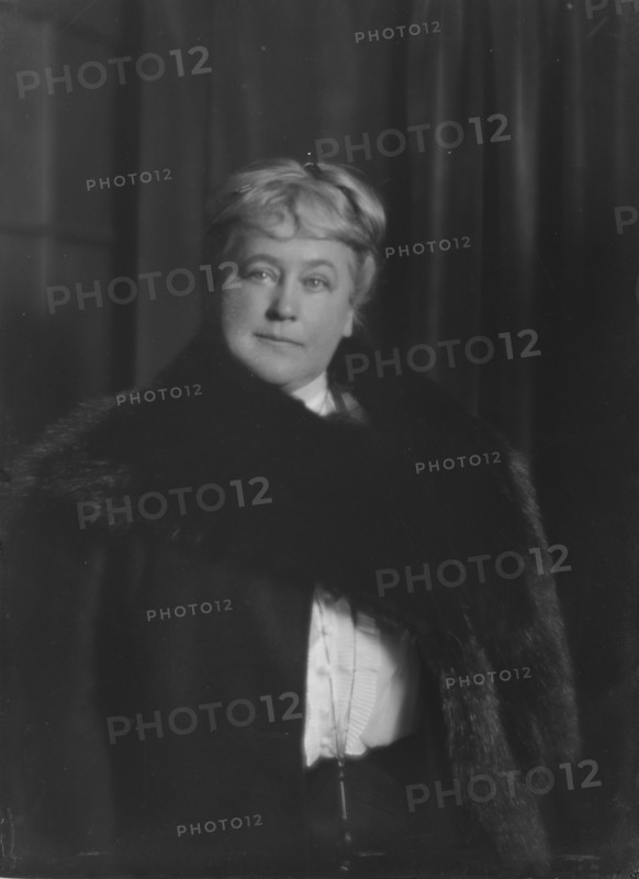 Gray, Horace, Mrs., portrait photograph, 1916 Jan. 13. Creator: Arnold Genthe.