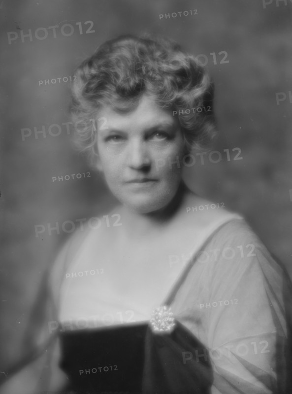 Hannah, John, Mrs., portrait photograph, 1914 Apr. 22. Creator: Arnold Genthe.