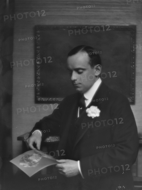 Hecht, Rudolph, Mr., portrait photograph, 1913. Creator: Arnold Genthe.