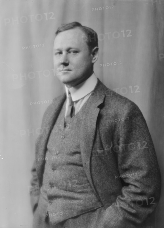 Irwin, Wallace, Mr., portrait photograph, 1916 Jan. 7. Creator: Arnold Genthe.