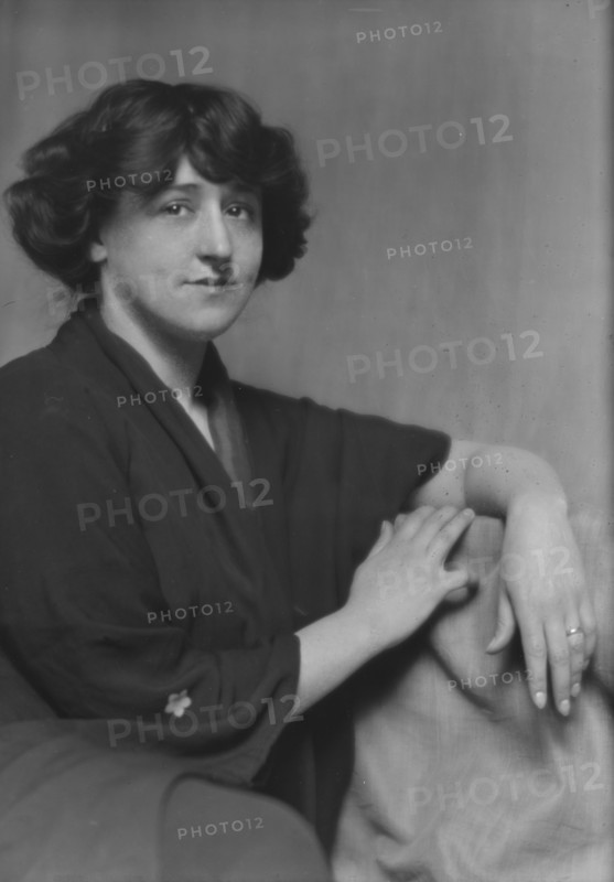 Jeffreys, Miss (Mrs. Schultz), portrait photograph, 1914 Mar. 27. Creator: Arnold Genthe.