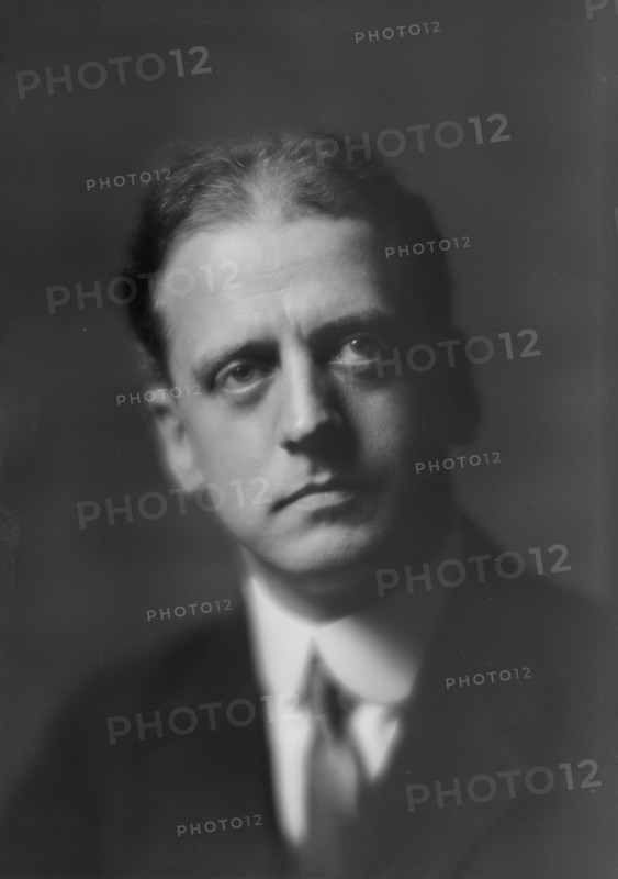 Kennerley, Mitchell, Mr., portrait photograph, 1914 or 1915. Creator: Arnold Genthe.
