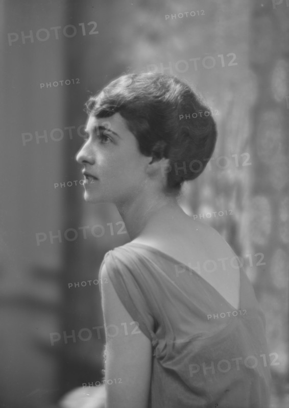 King, G., Miss, portrait photograph, 1915 Apr. 24. Creator: Arnold Genthe.