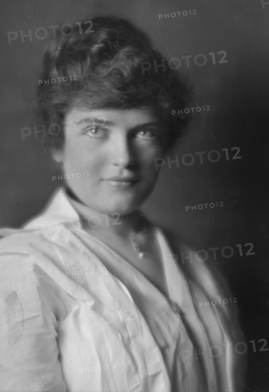 Mackay, Robert, Mr., friend of, portrait photograph, 1914 Dec. Creator: Arnold Genthe.
