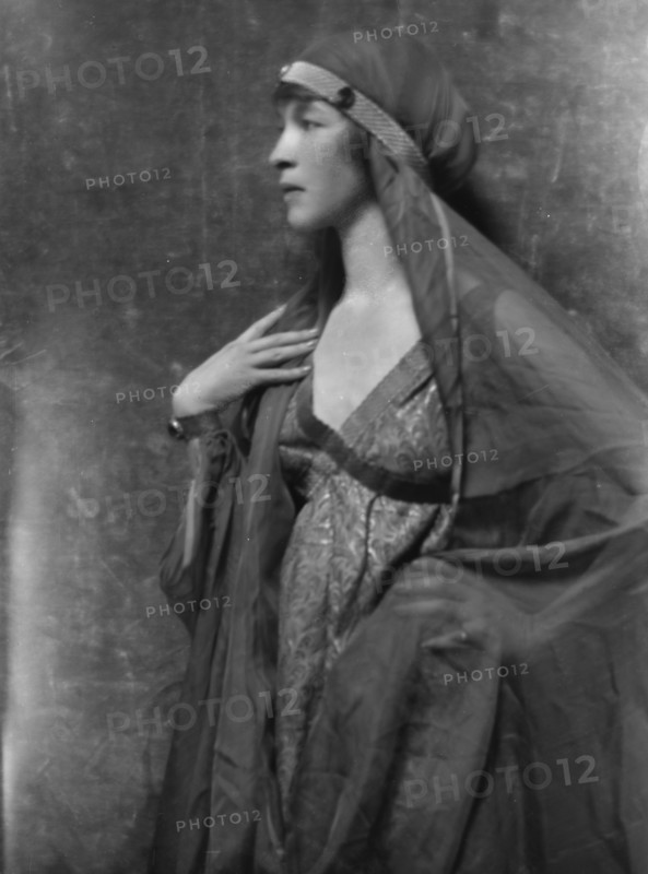 Osborn, Audrey, Miss, portrait photograph, between 1913 and 1942. Creator: Arnold Genthe.