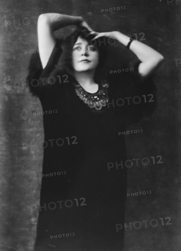 Pearson, Virginia, Miss, portrait photograph, 1915 July 13. Creator: Arnold Genthe.