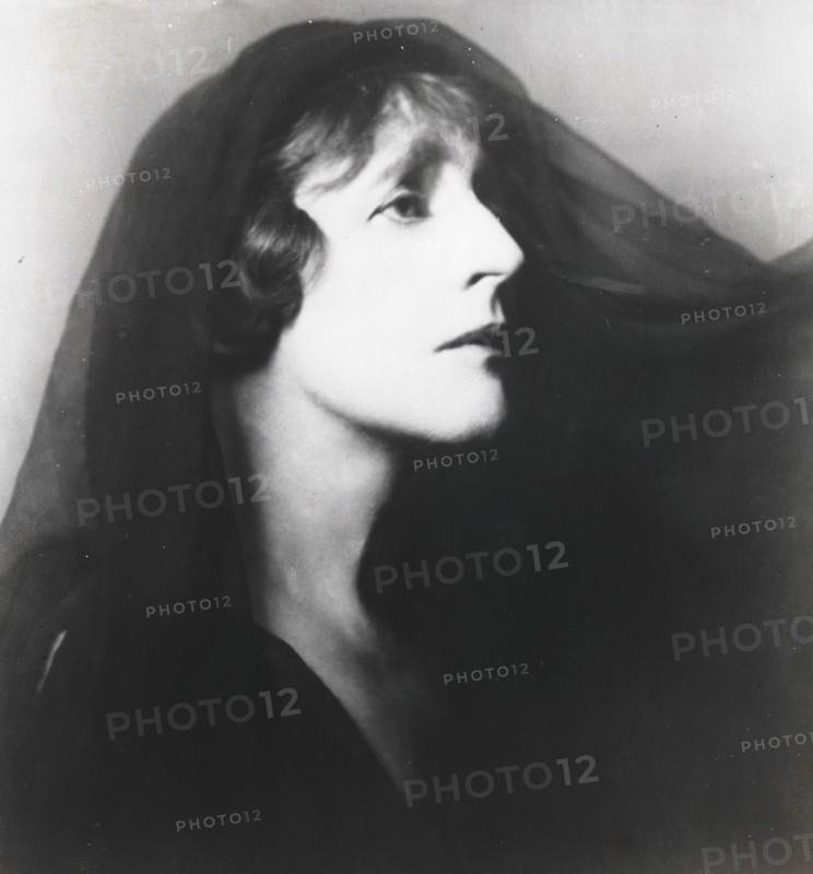 Portrait photograph of Margaret Anglin as Electra, between 1910 and 1925. Creator: Arnold Genthe.