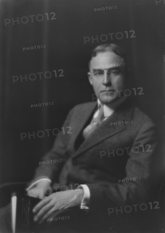 Saunders, Maurice, Mr., portrait photograph, 1917 Nov. 6. Creator: Arnold Genthe.