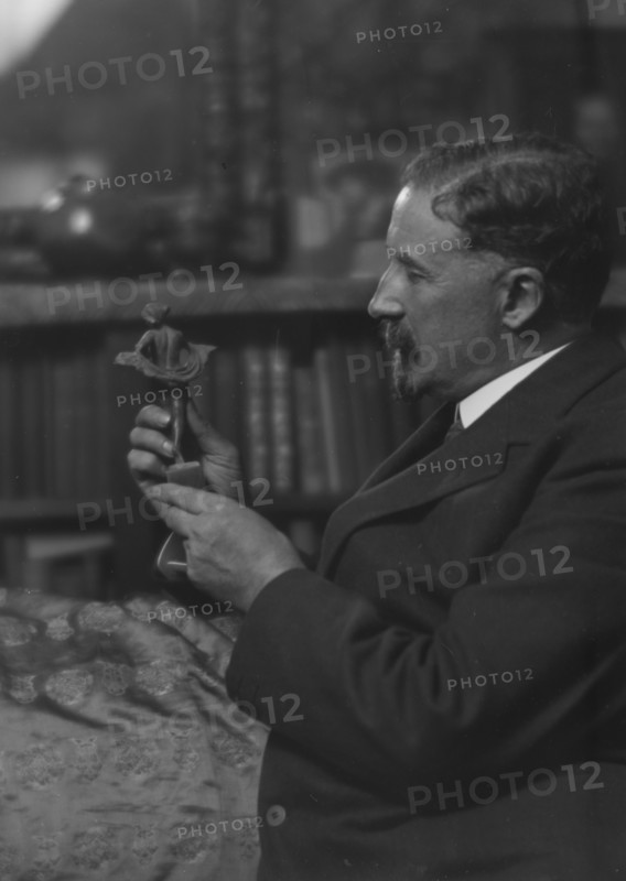 Singer, Paris E., Mr., portrait photograph, 1916 Sept. 30. Creator: Arnold Genthe.