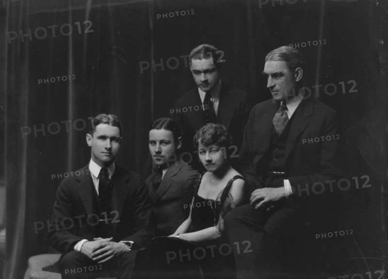 Winter, Wallace, Mr., group, portrait photograph, 1917 May 3. Creator: Arnold Genthe.