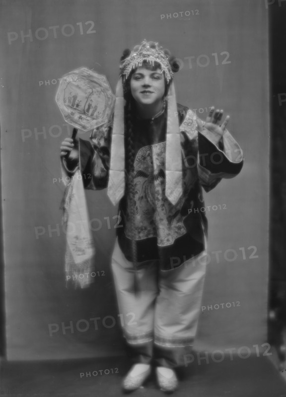 Walker, Antoinette, Miss, in costume as Tso for "Yellow jacket", 1913 Feb. 11. Creator: Arnold Genthe.