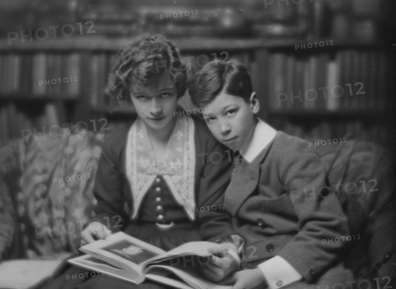Dickerson, Master, and sister, portrait photograph, 1916 Jan. 5. Creator: Arnold Genthe.