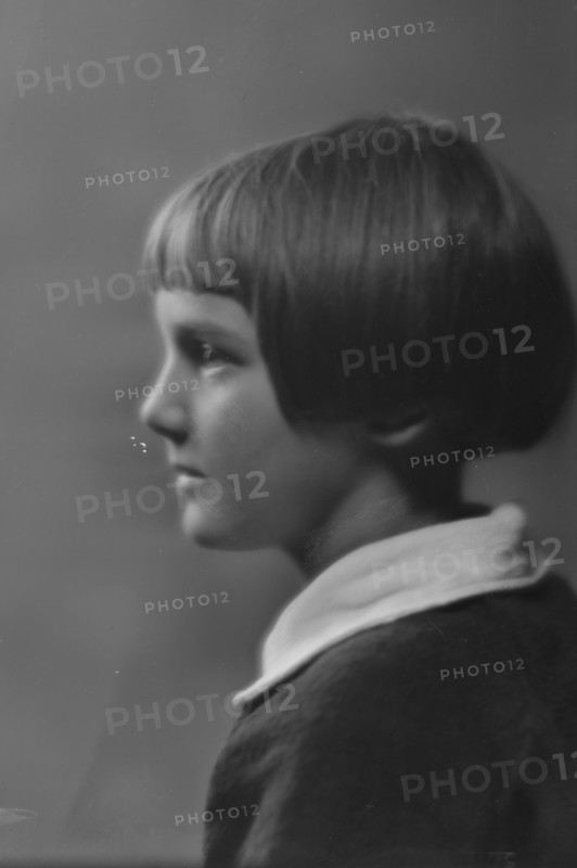 Thacher, Mary D., portrait photograph, 1915 Nov. 6. Creator: Arnold Genthe.