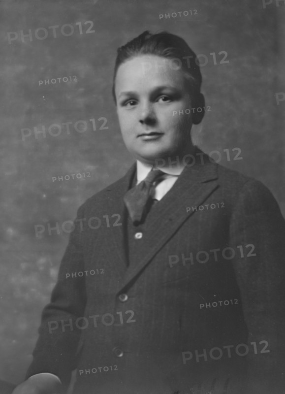 Work, Master, portrait photograph, 1916 or 1917. Creator: Arnold Genthe.