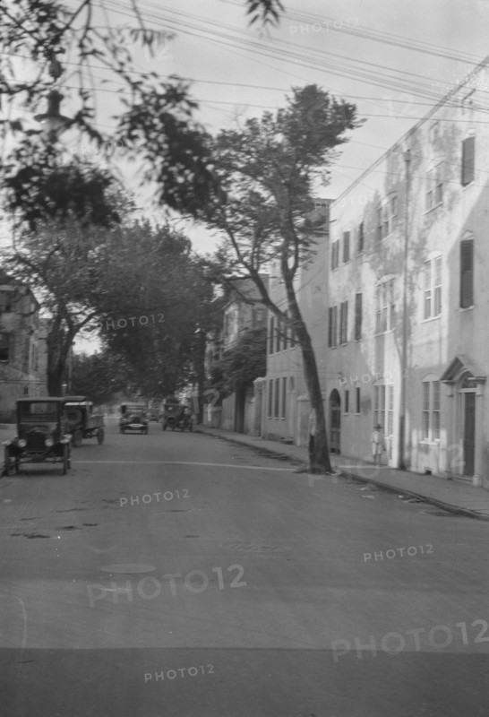 Street scene, New Orleans or Charleston, South Carolina, between 1920 and 1926. Creator: Arnold Genthe.