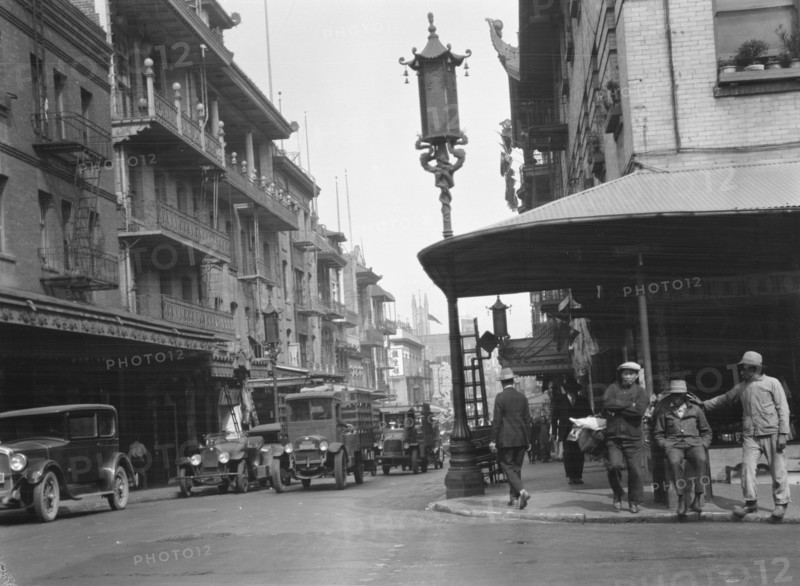 Street in Chinatown, San Francisco, between 1920 and 1930. Creator: Arnold Genthe.