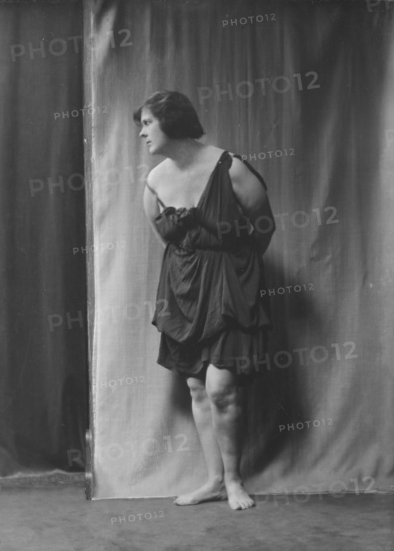 Duncan, Isadora, portrait photograph, between 1916 and 1918. Creator: Arnold Genthe.