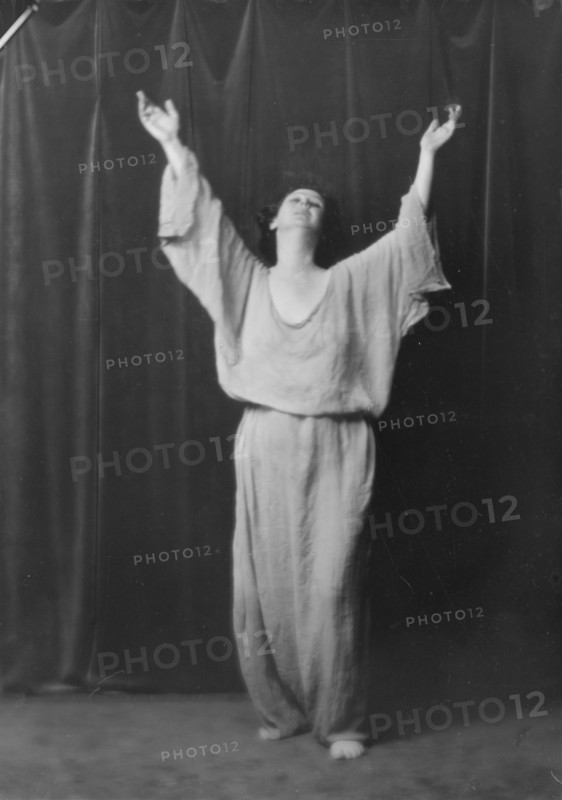Duncan, Isadora, portrait photograph, between 1916 and 1918. Creator: Arnold Genthe.
