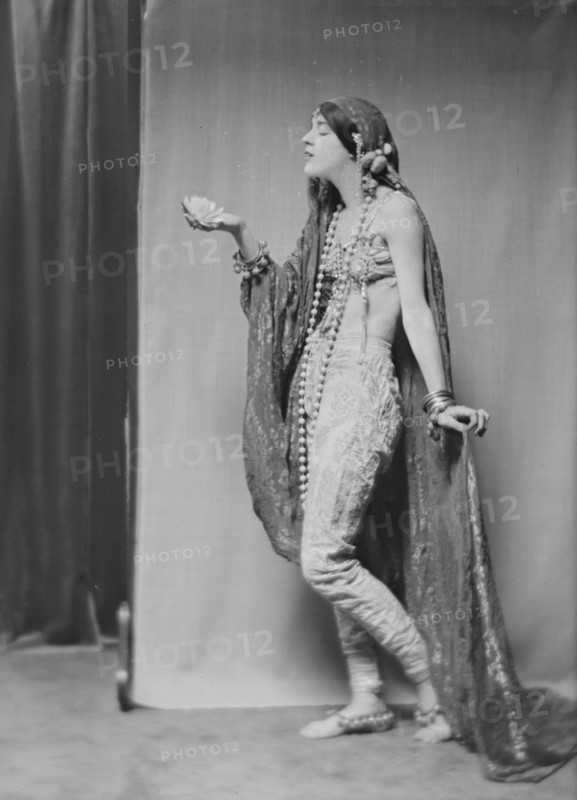 Fontaine, Miss, 1916 July 31. Creator: Arnold Genthe.