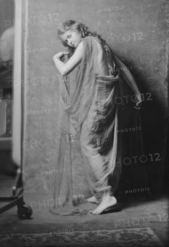 Marcellus, Irene or Violet, 1916 Apr. 28. Creator: Arnold Genthe.