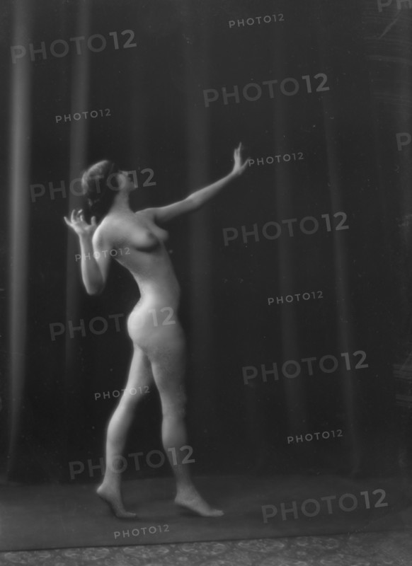 Beyer, Hilda, Miss, 1915 May 16. Creator: Arnold Genthe.