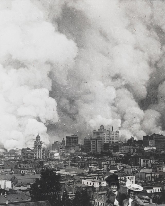 San Francisco earthquake and fire of 1906, 1906 Apr. Creator: Arnold Genthe.