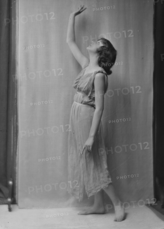 Isadora Duncan dancer, between 1915 and 1923. Creator: Arnold Genthe.