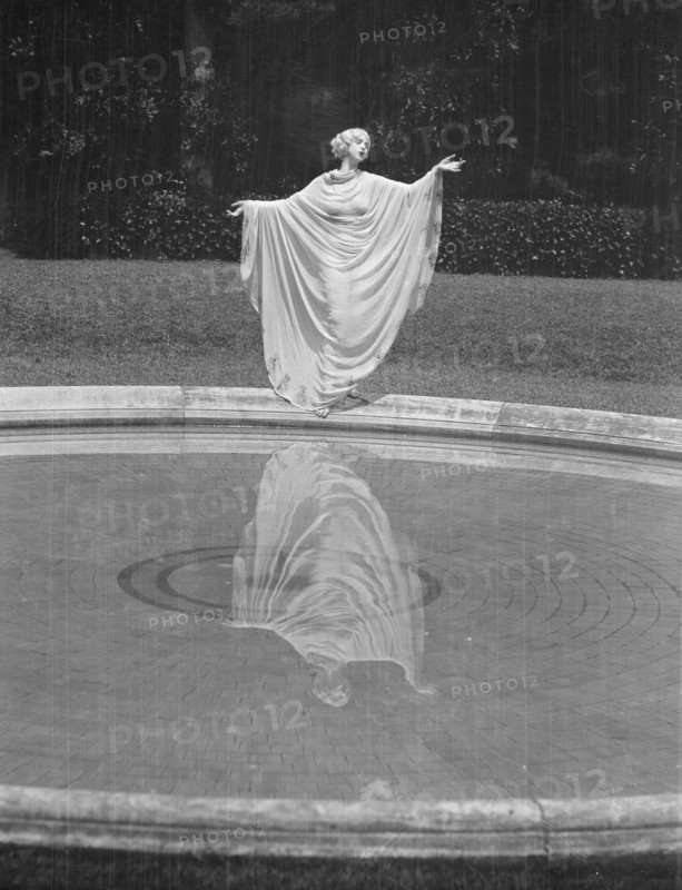 St. Denis, Ruth, 1927 July or Aug. Creator: Arnold Genthe.