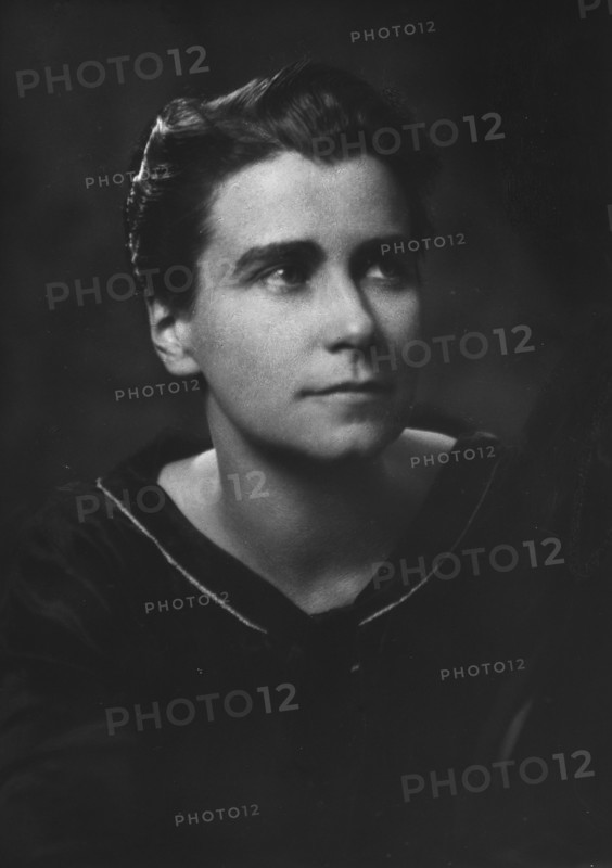 Miss Dorothy Arzner, portrait photograph, 1927. Creator: Arnold Genthe.