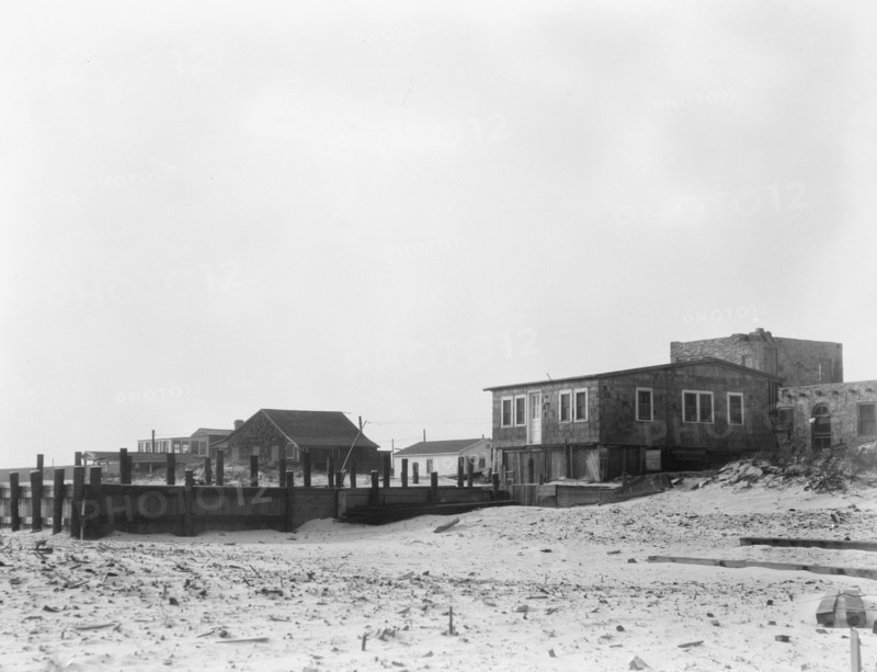View of Long Beach, New York, between 1911 and 1942. Creator: Arnold Genthe.