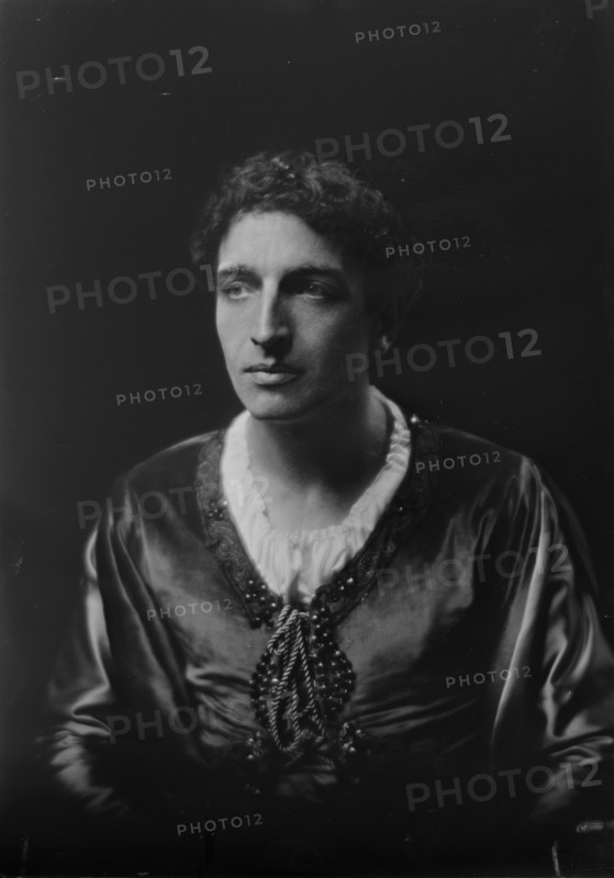 Mr. Fritz Leiber in costume, 1919 Oct. 11. Creator: Arnold Genthe.