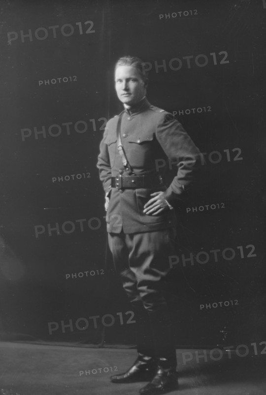 Lieutenant Bartlett Boder, portrait photograph, 1919 Mar. 19. Creator: Arnold Genthe.