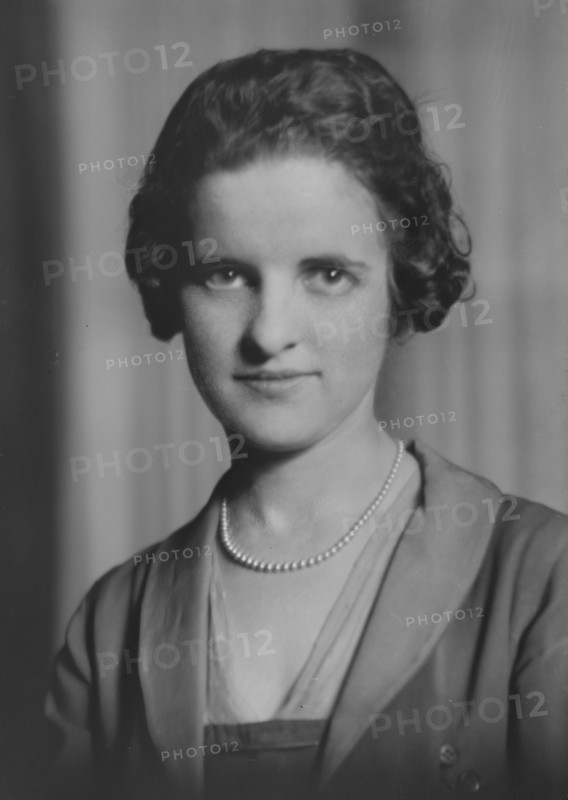 Friend of Miss Alice Carr, portrait photograph, 1918 Apr. 8. Creator: Arnold Genthe.