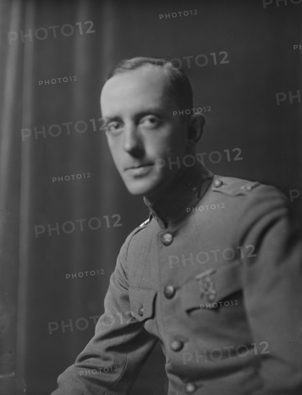 Captain George Davis, portrait photograph, 1918 Sept. 7. Creator: Arnold Genthe.