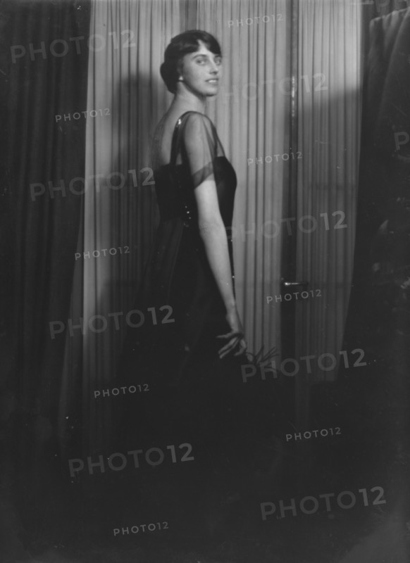 Mrs. Denny, portrait photograph, 1918 Jan. 9. Creator: Arnold Genthe.