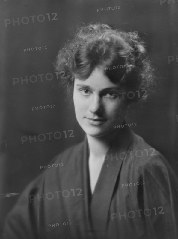 Miss Frances Dockery, portrait photograph, 1918 Apr. 29. Creator: Arnold Genthe.
