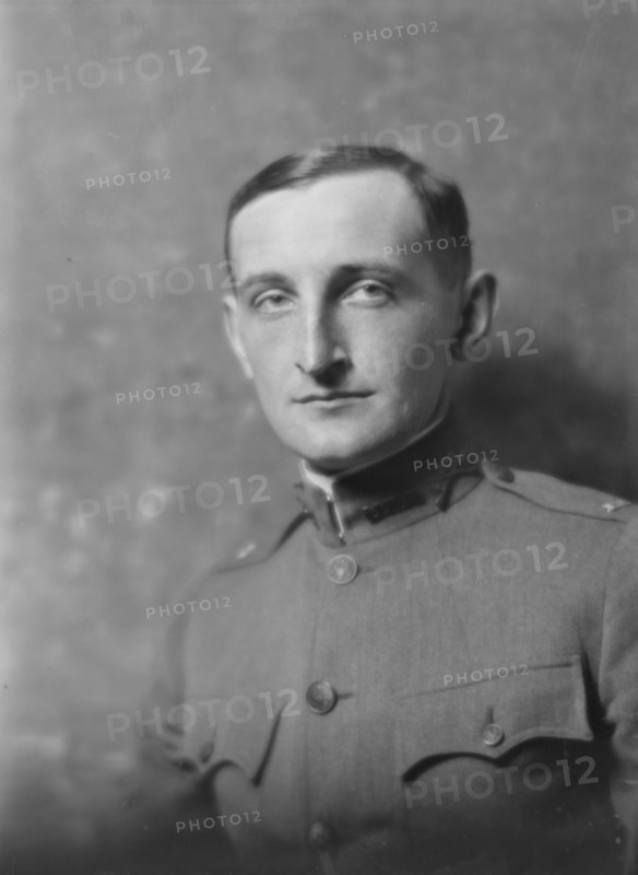 Lieutenant H.T. Edwards, portrait photograph, 1918 Apr. 24. Creator: Arnold Genthe.