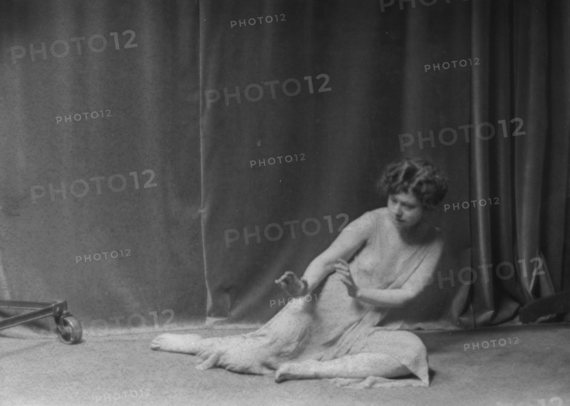 Miss Evelyn Gates, between 1918 and 1920. Creator: Arnold Genthe.
