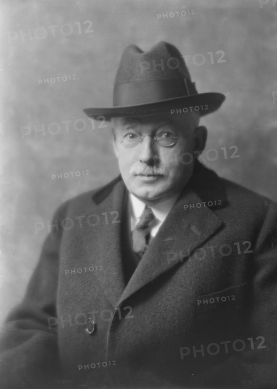 Mr. H.V. Jones, portrait photograph, 1918 Mar. 16. Creator: Arnold Genthe.