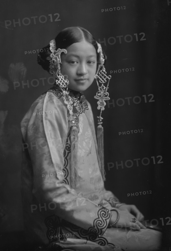Little Minnie, portrait photograph, 1911 Jan. 7. Creator: Arnold Genthe.