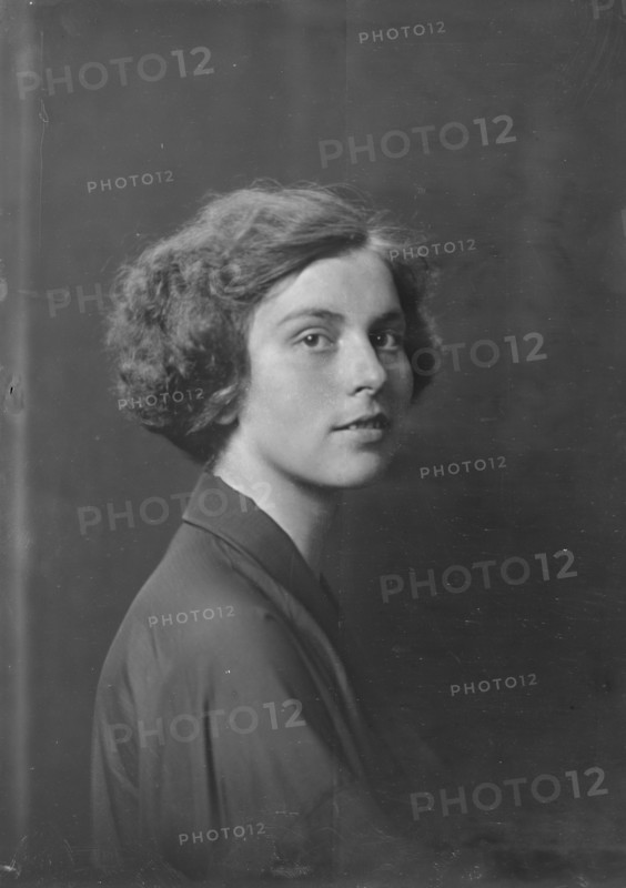 Mrs. John A. Logan, portrait photograph, 1918 Aug. 14. Creator: Arnold Genthe.