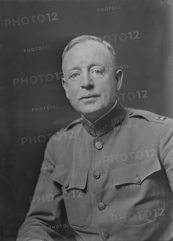 Captain Lynch, portrait photograph, 1918 Sept. 7. Creator: Arnold Genthe.
