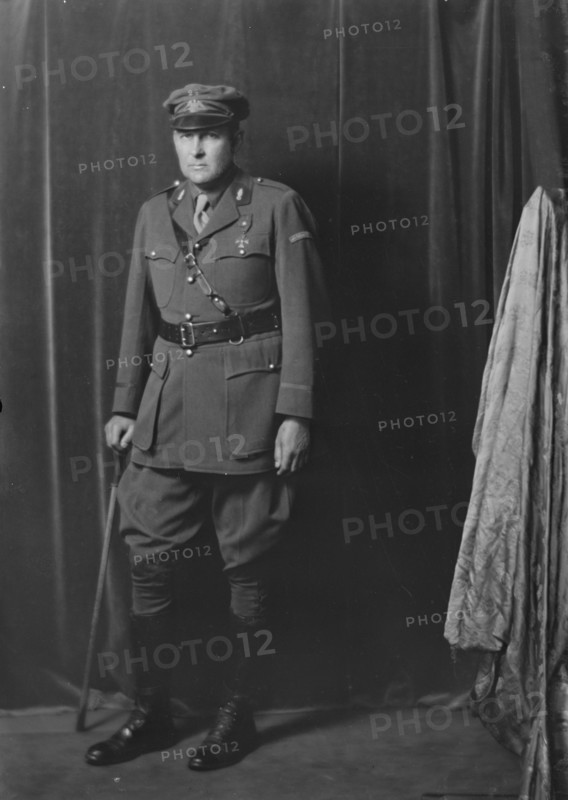 Mr. Charles F. Paxton, portrait photograph, 1917 Dec. 1. Creator: Arnold Genthe.