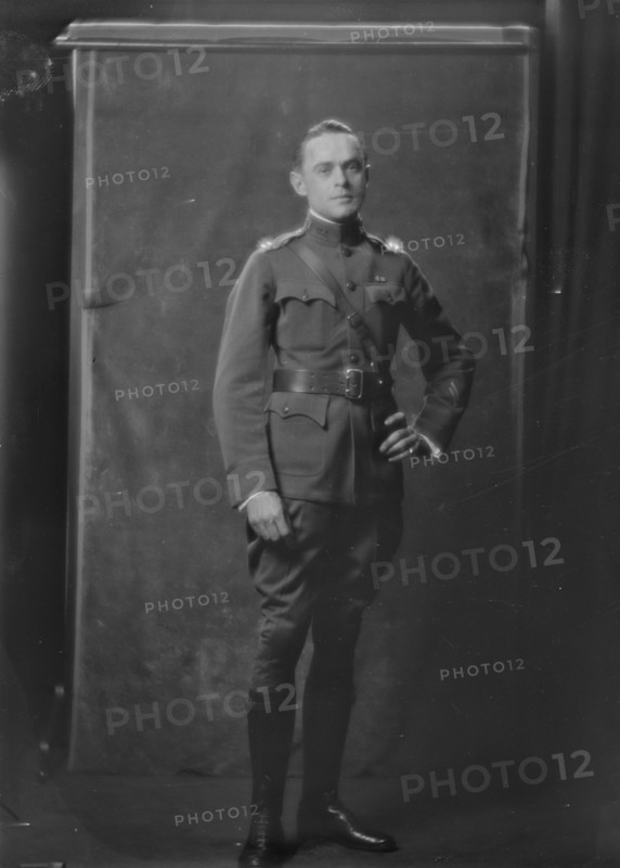 Dr. Walter Phillips, portrait photograph, 1919 June 6. Creator: Arnold Genthe.