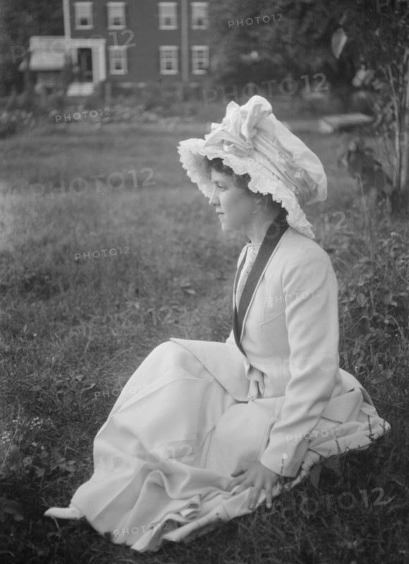 Mrs. Rainsford seated outdoors, between 1922 and 1924. Creator: Arnold Genthe.