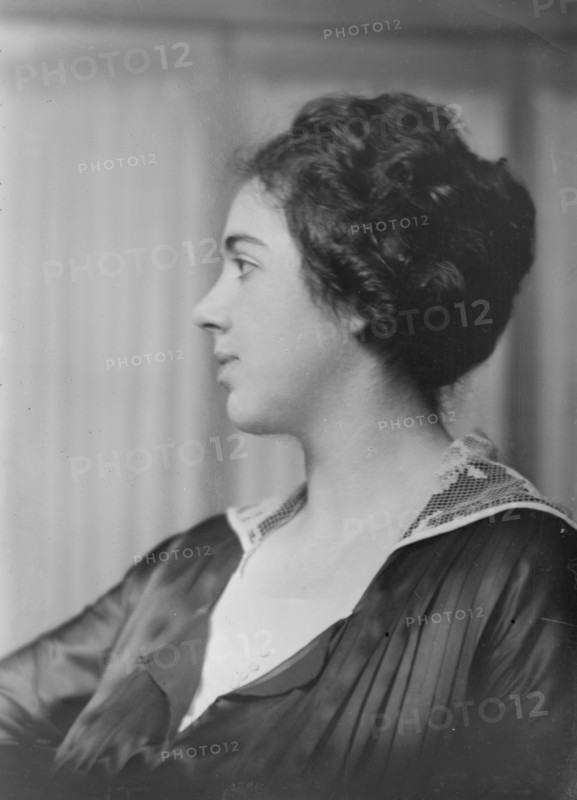 Miss Margery Reed, portrait photograph, 1918 Mar. 30. Creator: Arnold Genthe.